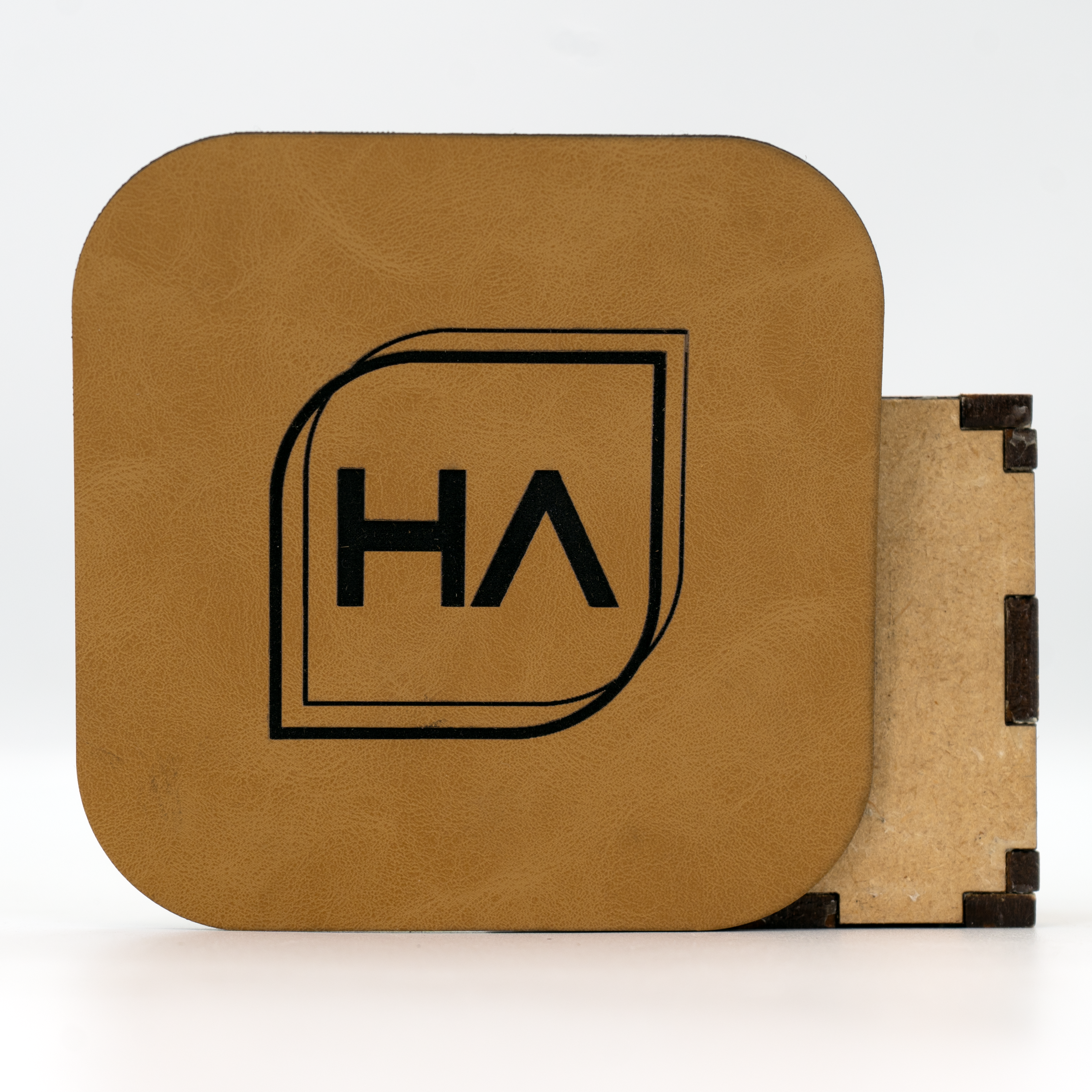 Signature Saddle Tan/Black MakerLeatherette Sheet